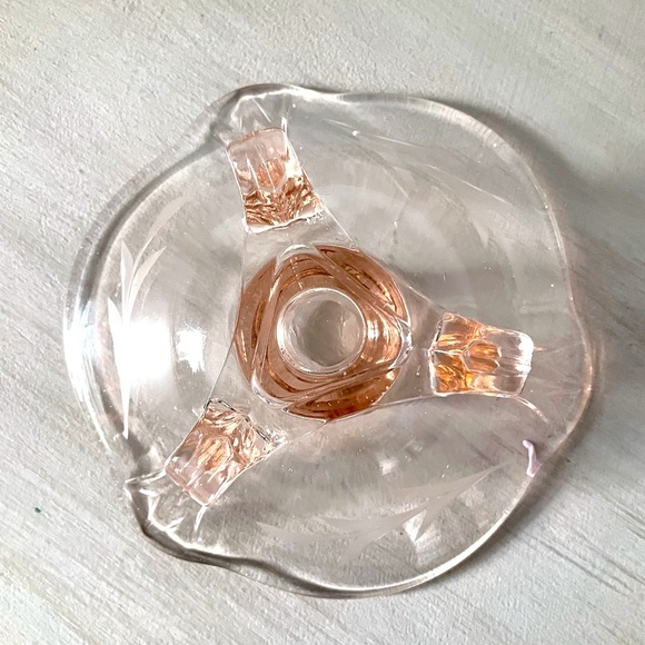 VINTAGE 1930s Depression Glass Etched Glass Footed Candle Holder - Picture 7 of 8